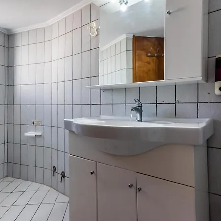 Heliovasilema Apartment Pollonia